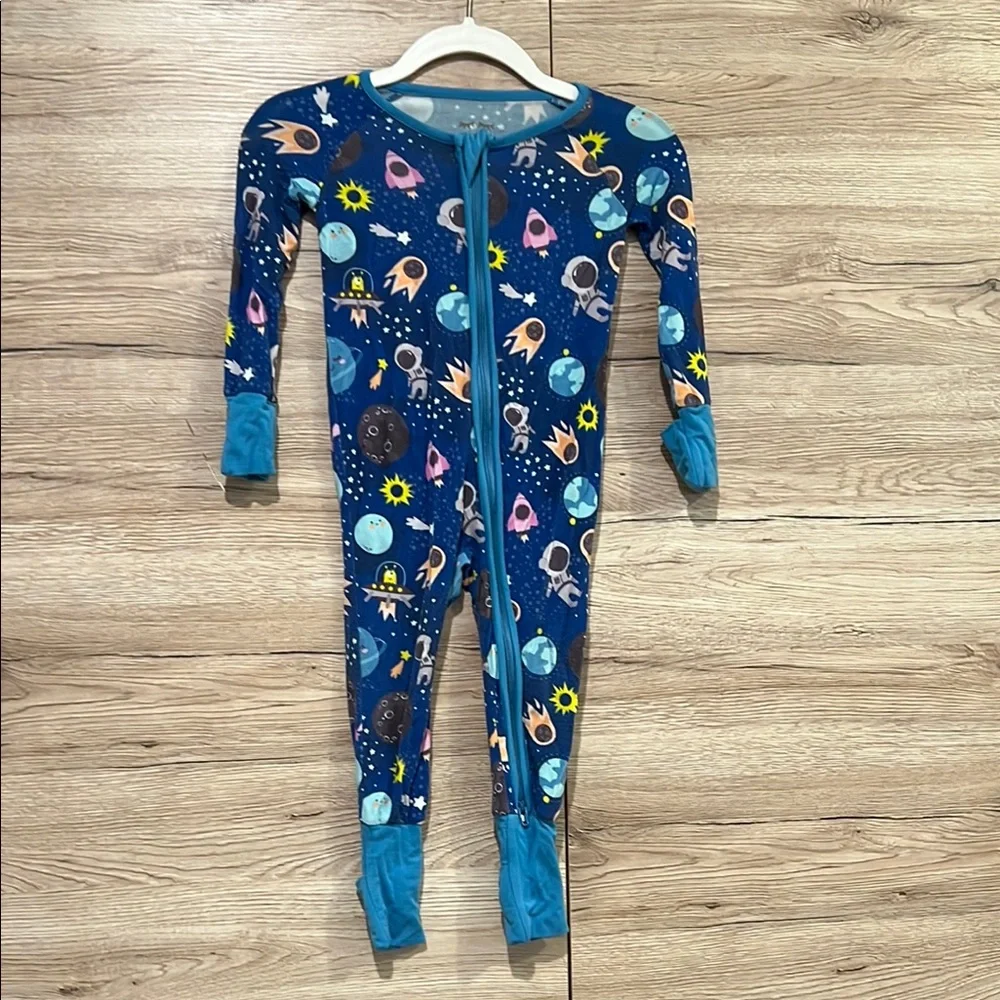 Little sleepies 6-12m one pice - Picture 1 of 4